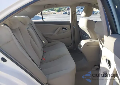 2010 Toyota Camry Le z USA, uszkodzony, nr VIN 4T1BF3EK2AU560885